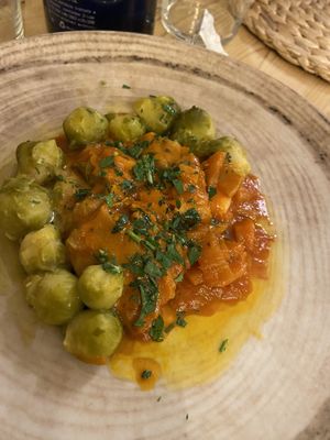 Spezzatino di soia con cavolini di Bruxelles  at Idem Con Patate in Turin