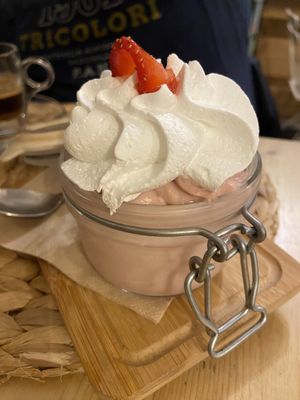 Tiramisù alle fragole  at Idem Con Patate in Turin