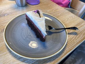 Rhabarber-Schoki-Sahnetorte   at Vienhues Deli in Viersen