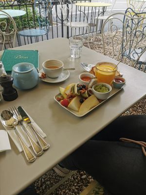  at Kafi Dihei in Zurich