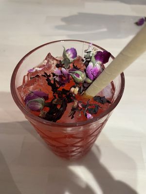 Thé glacé maison pêche ibiscus  at Baladi in Brussels