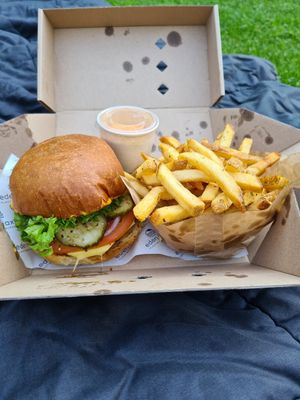 Classic menu with chili mayo at Eden Jaxx - Købmagergade in Copenhagen