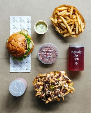 The perfect meal!
The Classic burger, seasoned fries with green goddess dip, Fire fries, Strawberry shake, Raspberry Elderflower lemonade, and Raspberry mousse at Eden Jaxx - Købmagergade in Copenhagen