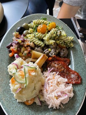 Deli Plate at Monk's Deli in Seoul