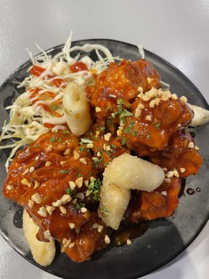 Korean chicken special   at Monk's Deli in Seoul