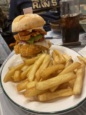 Tofu-Chick‘n Burger and Fries with added avocado & tempeh 😋  at Monk's Deli in Seoul