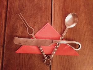 Geschmiedetes Besteck at Zauberkessel - Mittelalterschänke in Walsrode