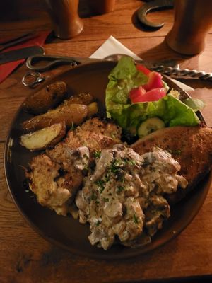 Ritterschmaus / Cordon bleu at Zauberkessel - Mittelalterschänke in Walsrode