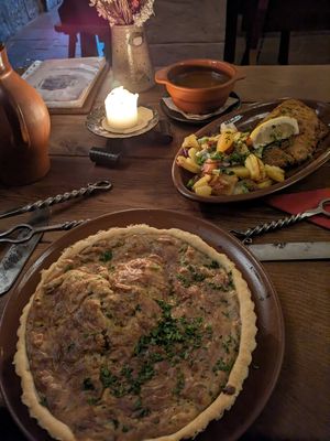 Quiche and Cordon Bleu at Zauberkessel - Mittelalterschänke in Walsrode