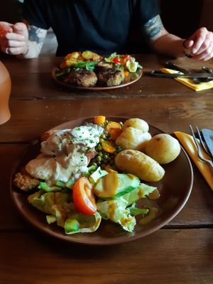 Meat with potatoes at Zauberkessel - Mittelalterschänke in Walsrode
