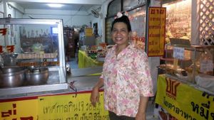 one of the sisters at Jay Tamachad in Koh Samui