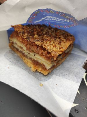 Placinta with quinces and pears at Scovergi Mica in Bucharest