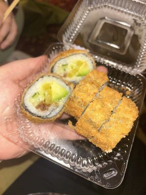 Veggie crunchy roll (vegan cream cheese)  at Hatoky in Bochum