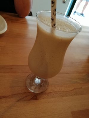 Tonka smoothie at None Tonka in Omis