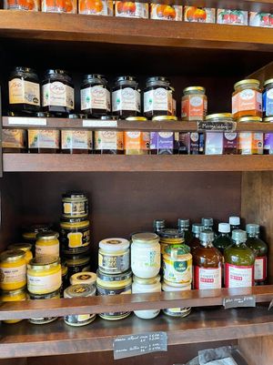 Mermeladas, gel aloe Vera, ghee at La Raíz in Penalolen