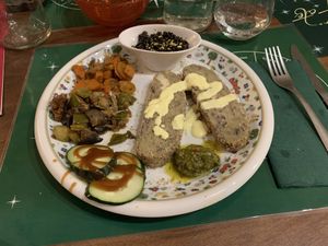 Polpettone, lenticchie Beluga e verdure  at Le Fate in Florence