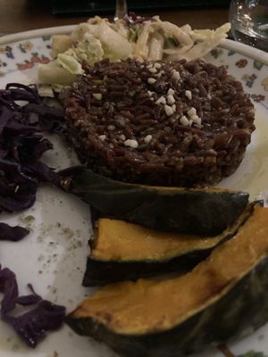 Riso rosso con crudités di verza, cavolo nero e zucca super castagnosa  at Le Fate in Florence