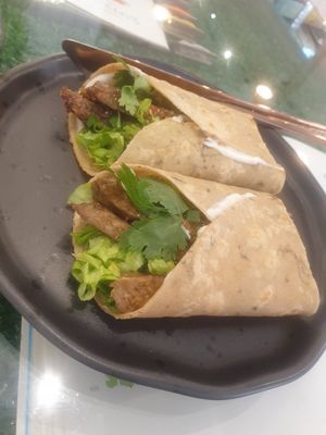 Năm Tok rôti 7.5/10 - can't remembername fully, it was tasty though just slightly small and the way it was cut meant it would kinda fall out bottom when you ate at Kappra Cafe in Bangkok