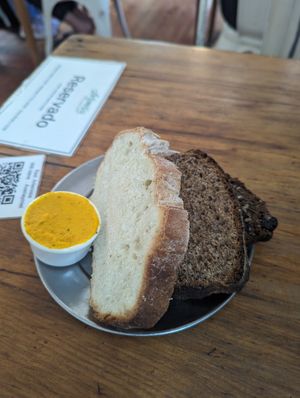 Tres tipos de pan y salsa at Artemisia - Costa Rica in Buenos Aires