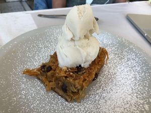 Crumble de manzana vegano at Artemisia - Costa Rica in Buenos Aires