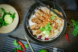 Noodle salad with vegan spring rolls at Vegang in Berlin