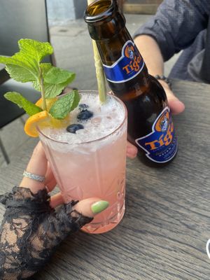Pink Pssy and Tiger beer at Vegang in Berlin