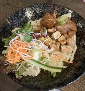 Sesami (udon noodles, pak choi, tofu and soy medallions)  at Vegang in Berlin