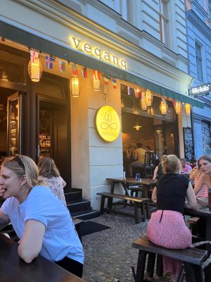 Entrance with lots of outdoor seating at Vegang in Berlin