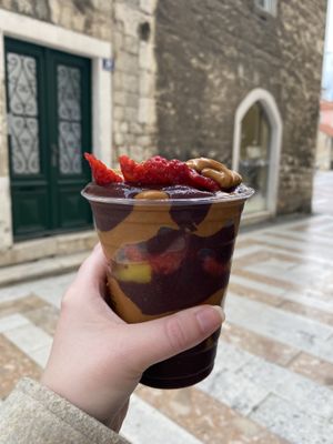 Açai bowl with strawberry, mango and peanut butter  at Oakberry in Split
