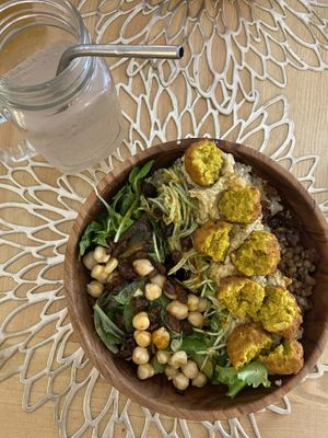 Buddha Bowl Oriental at Melo Superfood Café in Bonifacio