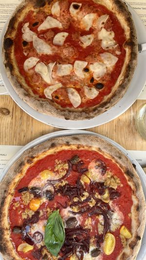 Vegan Salsica & vegan tuna pizza   at Pepenero in Sarzana