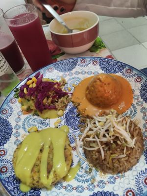 Delicioso menú del día además de economico at Saludpan in Medellin