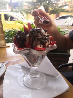 Decadent vegan ice cream at Saludpan in Medellin