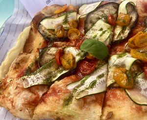 Vegan pizza, with vegetables and basil oil  at Copelia in Padenghe Sul Garda