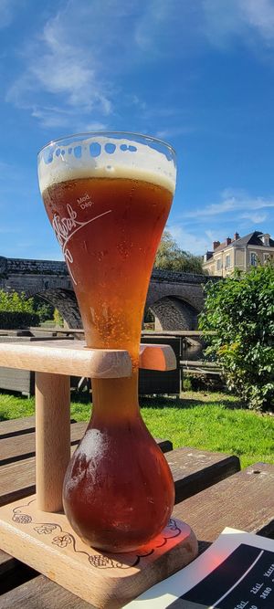 Kwak Ambré 8.4 next to the river at Auberge des Pêcheurs in La Celle-dunoise