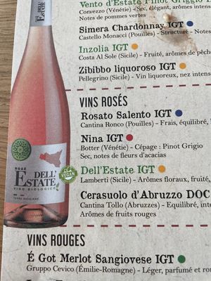  Un petit choix Vegan et bien signalé sur la carte, dessert pizza pastas…. Merci au restaurateur de faire l’effort 🥰  at La Scaleta in Chateauroux