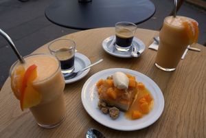 Juices + Cheesecake + Coffee at Soya Comptoir Bio in Paris