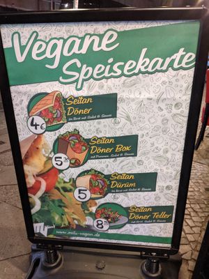 Vegan menu at Döner Zimmer in Berlin
