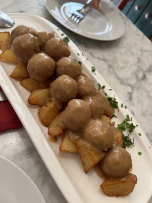 Vegan meatballs   at Casa Tino in Cadiz