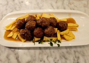 Esferas en salsa moscatel. at Casa Tino in Cadiz