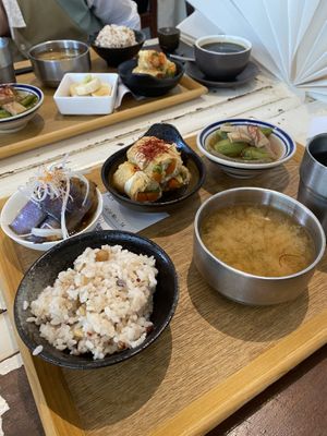 Three deli set at MUM Veggie Cafe - MUM 日常野菜料理 in Kowloon