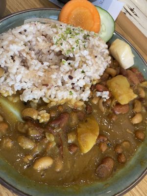 Bean curry with amazing multigrain rice at MUM Veggie Cafe - MUM 日常野菜料理 in Kowloon