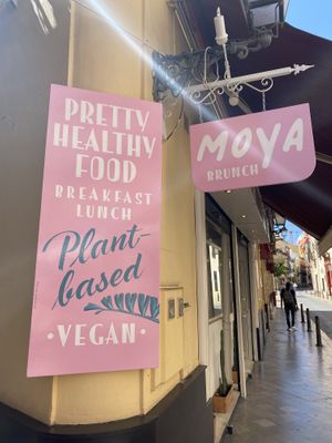 There is vegan breakfast  at MOYA brunch in Sevilla
