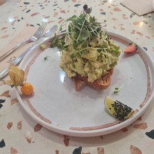 Avocado toast 😋 at MOYA brunch in Sevilla