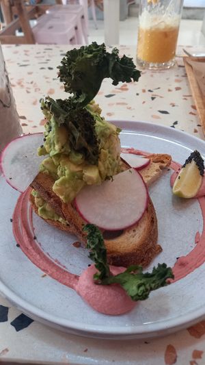 avocado toast at MOYA brunch in Sevilla