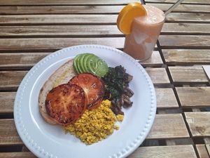  at MOYA brunch in Sevilla