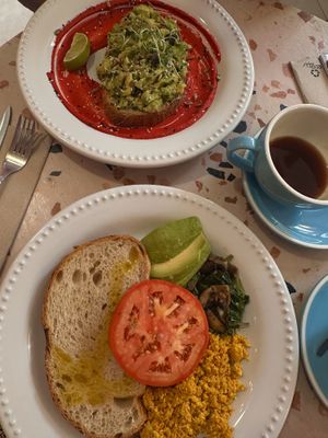 breakfast and avocado toastt  at MOYA brunch in Sevilla