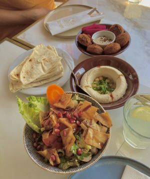 Falafel, Hummus bil Tahine, Fatoush Salat  at Ikrams in Konstanz