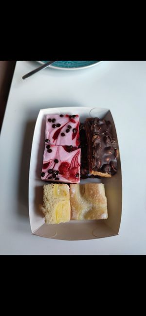 Snickers bar, Lemon cake and very delicious Strawberry pie at The Sweet Vegan in Nuremberg