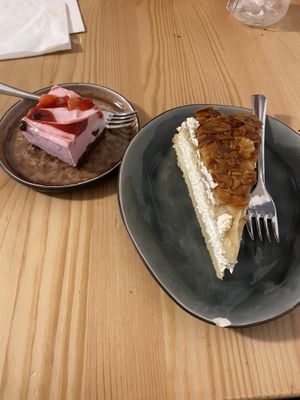 Veganer Bienenstich und vegane Erdbeertörtchen  at The Sweet Vegan in Nuremberg